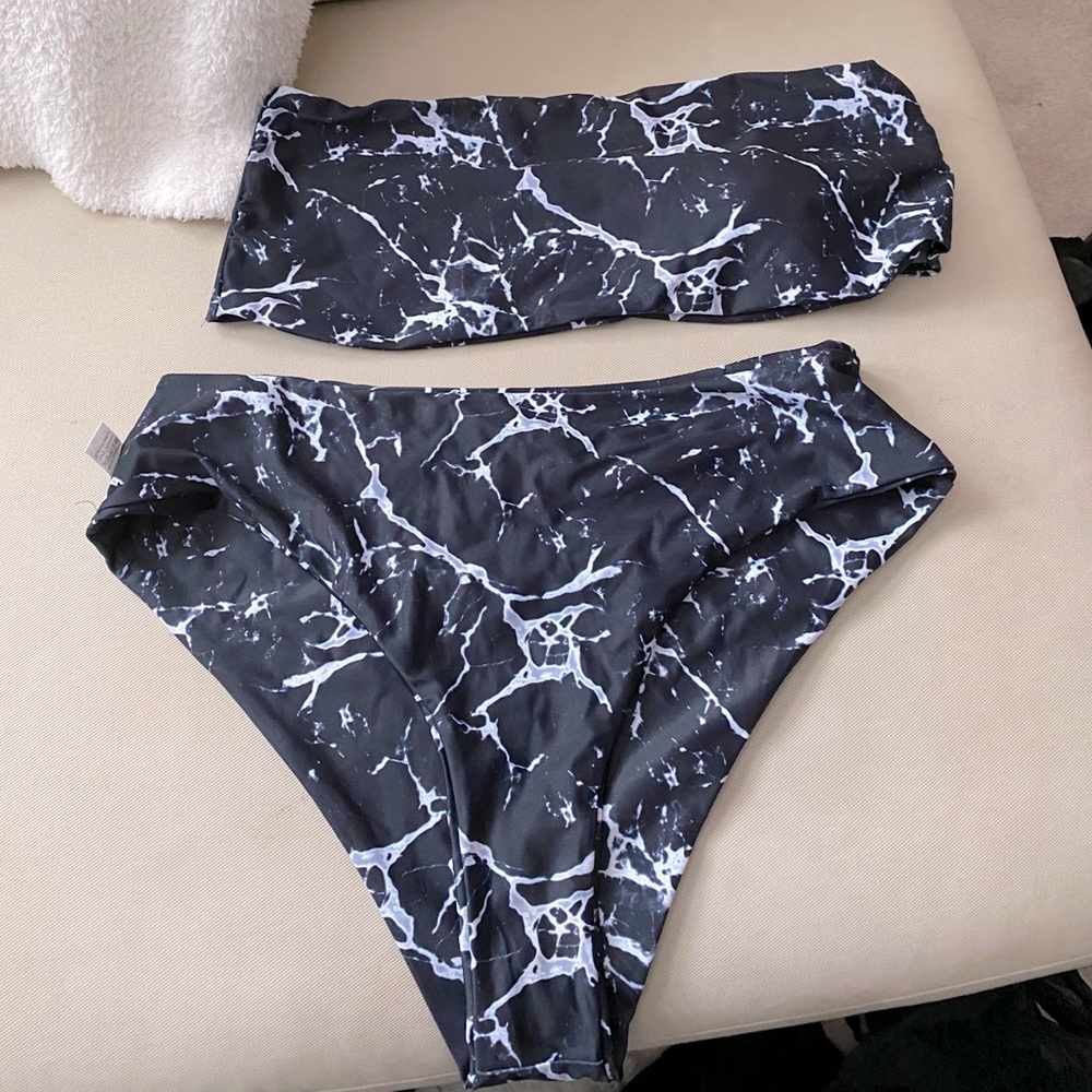 SHEIN XL Marble Look Swimsuit